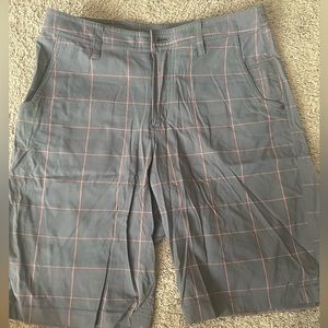 Men’s Lululemon flat front golf shorts size 32